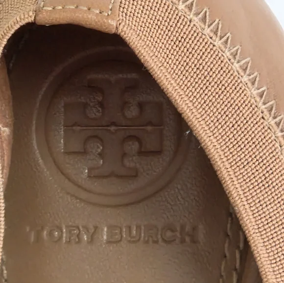 TORY BURCH Jolie Beige Patent Leather Cap-toe Gold Logo Ballet Flats Sz 6.5 M - Picture 11 of 14